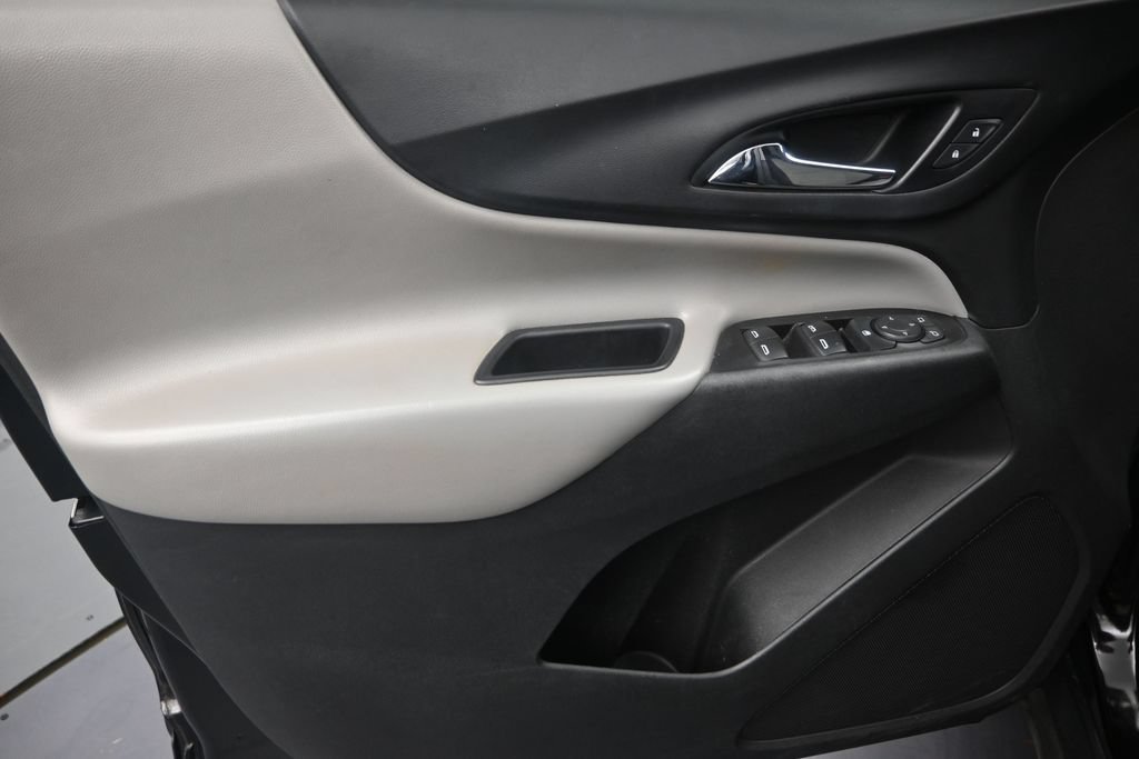 Used 2020 Chevrolet Equinox LS FWD image 11