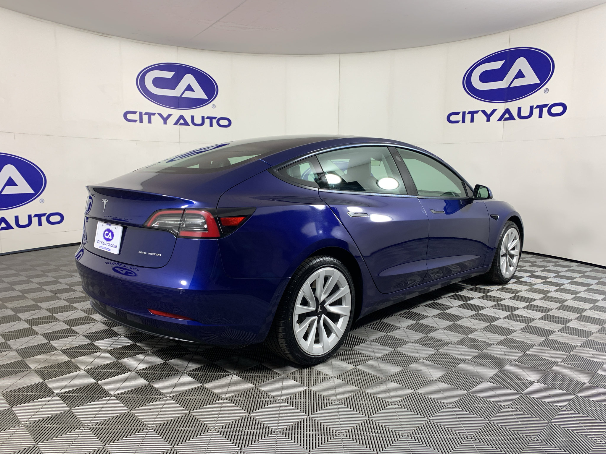 Used 2022 Tesla Model 3 Long Range AWD/4WD image 3