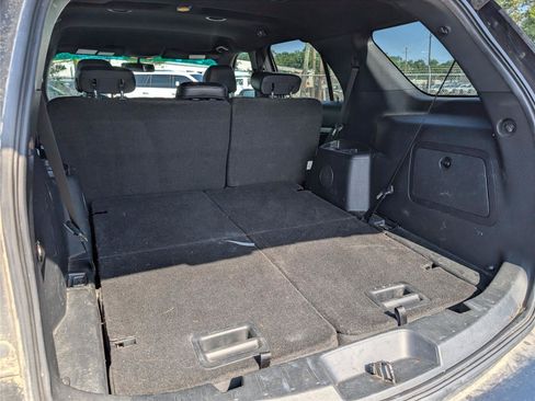 Used 2017 Ford Explorer XLT w/ Equipment Group 202A FWD image 36