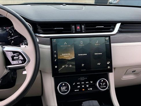 Used 2022 Jaguar F-PACE S image 6