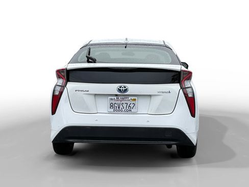 Used 2018 Toyota Prius Two image 4