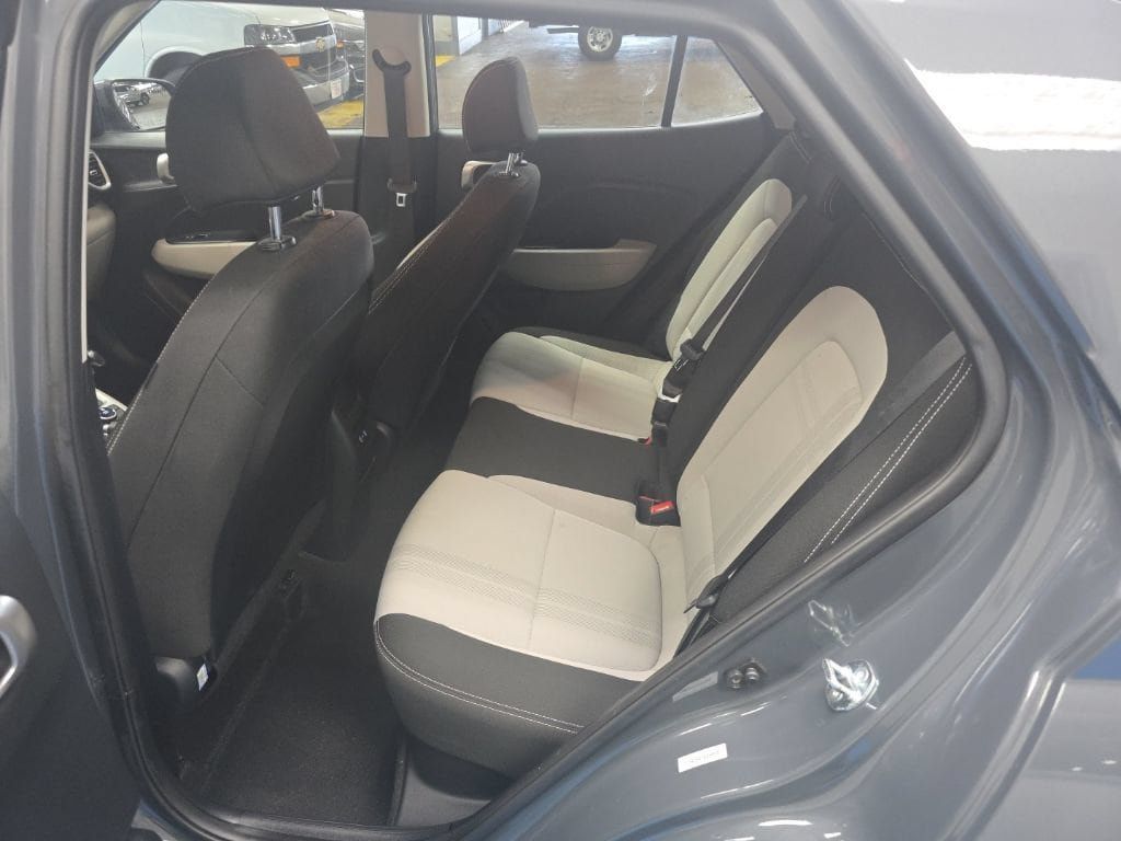 Used 2025 Hyundai Venue SEL FWD image 19