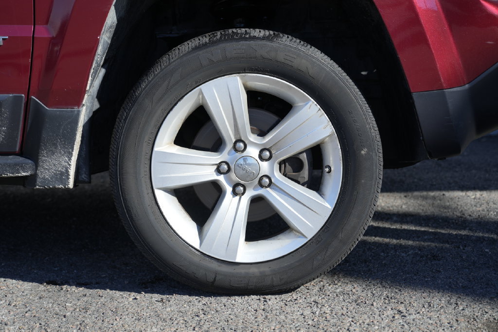 Used 2012 Jeep Patriot Limited AWD/4WD image 12