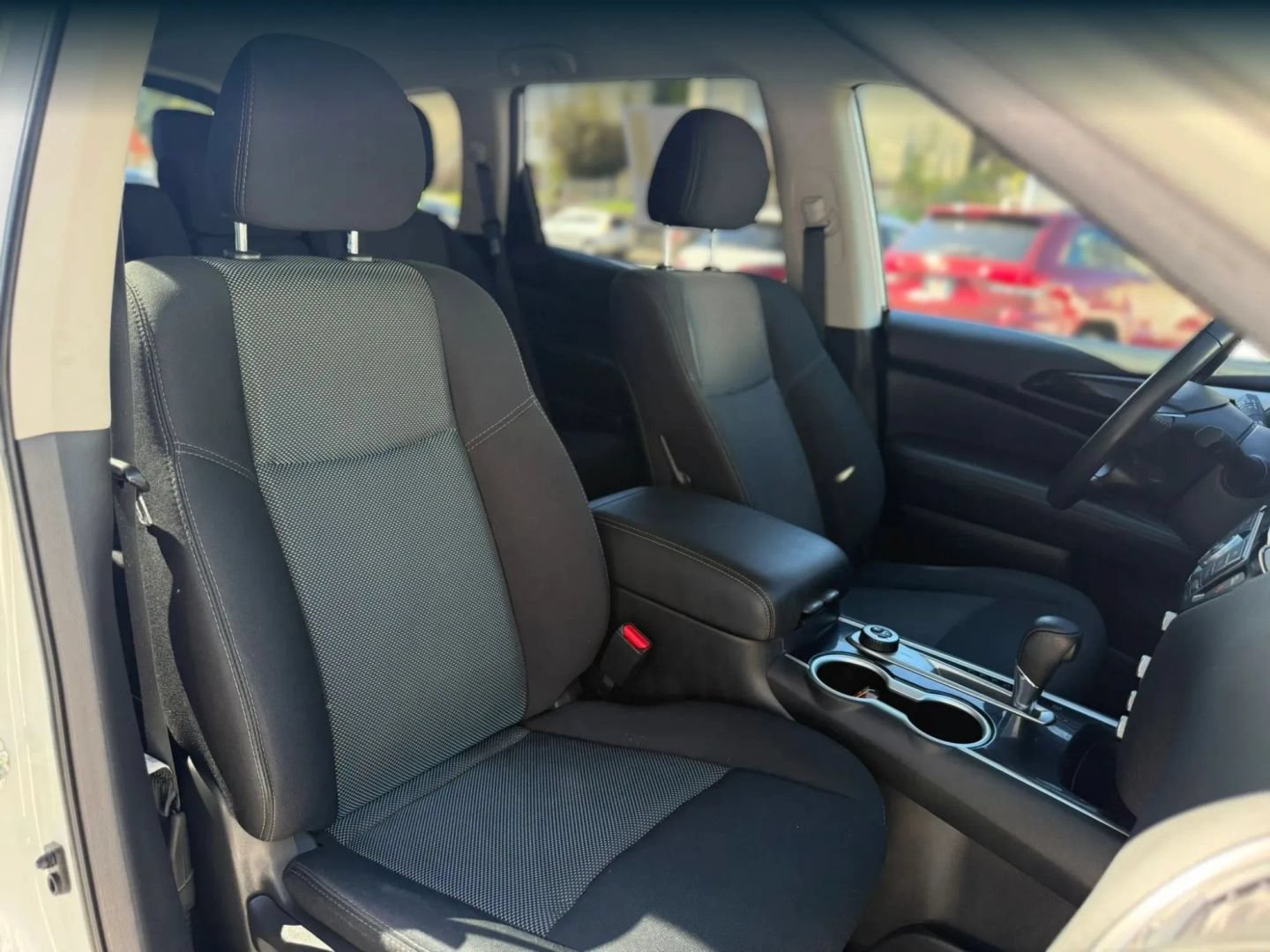 Used 2019 Nissan Pathfinder SV AWD/4WD image 13