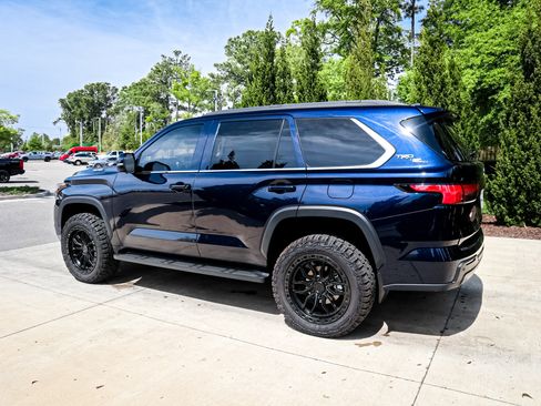 Used 2024 Toyota Sequoia SR5 w/ SR5 Premium Package image 7