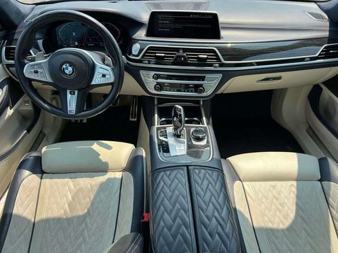 Used 2022 BMW 750i xDrive w/ Luxury Rear Seating Package AWD/4WD image 16