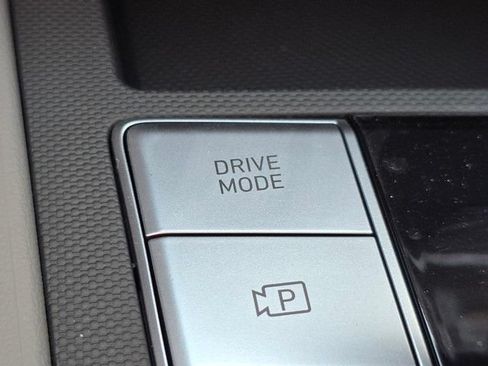 Used 2025 Hyundai Elantra Sport FWD image 13