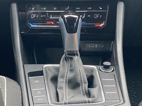 Used 2025 Volkswagen Jetta Sport FWD image 9
