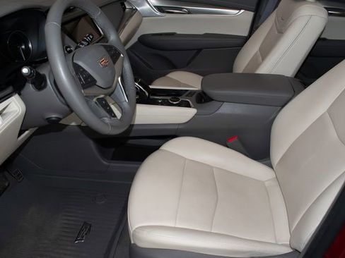 Used 2023 Cadillac XT5 Premium Luxury w/ LPO, Floor Liner Package AWD/4WD image 20