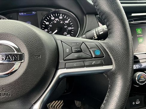 Used 2019 Nissan Rogue SL AWD/4WD image 11