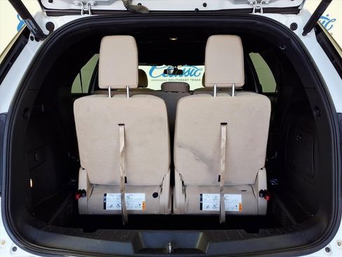 Used 2017 Ford Explorer XLT w/ Equipment Group 201A image 11