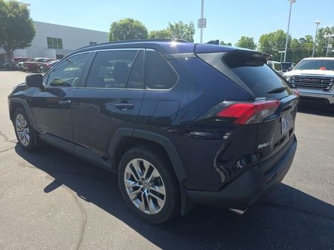 Used 2020 Toyota RAV4 XLE Premium AWD/4WD image 7