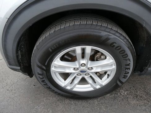 Used 2020 Ford Explorer XLT w/ Class III Trailer Tow Package image 10