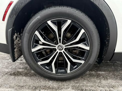 Used 2023 Toyota Crown Limited image 26