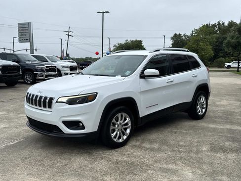 Used 2019 Jeep Cherokee Latitude w/ Popular Appearance Group FWD image 3