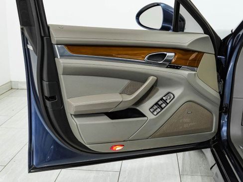 Used 2011 Porsche Panamera S image 42