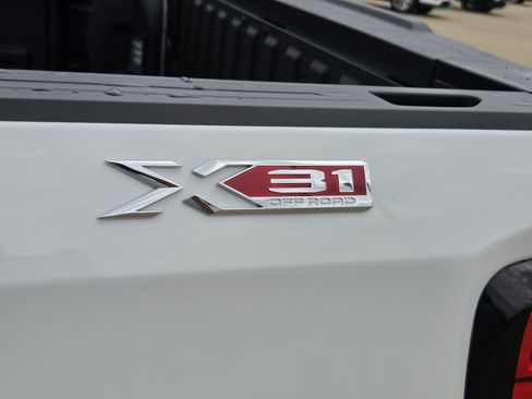New 2026 GMC Sierra 1500 SLT AWD/4WD image 6