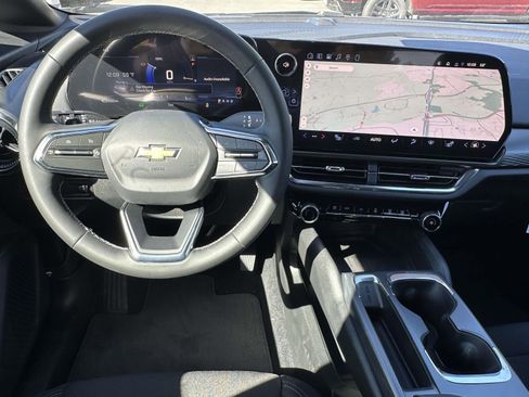 New 2026 Chevrolet Equinox EV LT image 8