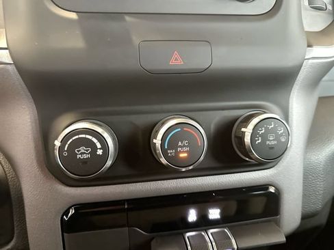 Used 2022 RAM 1500 Big Horn AWD/4WD image 18