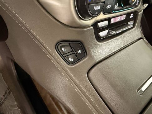 Used 2019 GMC Yukon XL Denali w/ Denali Ultimate Package AWD/4WD image 22