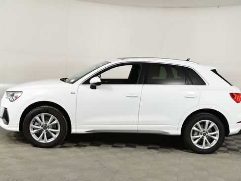 Certified 2025 Audi Q3 2.0T Premium w/ Convenience Package image 2