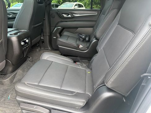 Used 2024 GMC Yukon XL Denali w/ Advanced Technology Package AWD/4WD image 5
