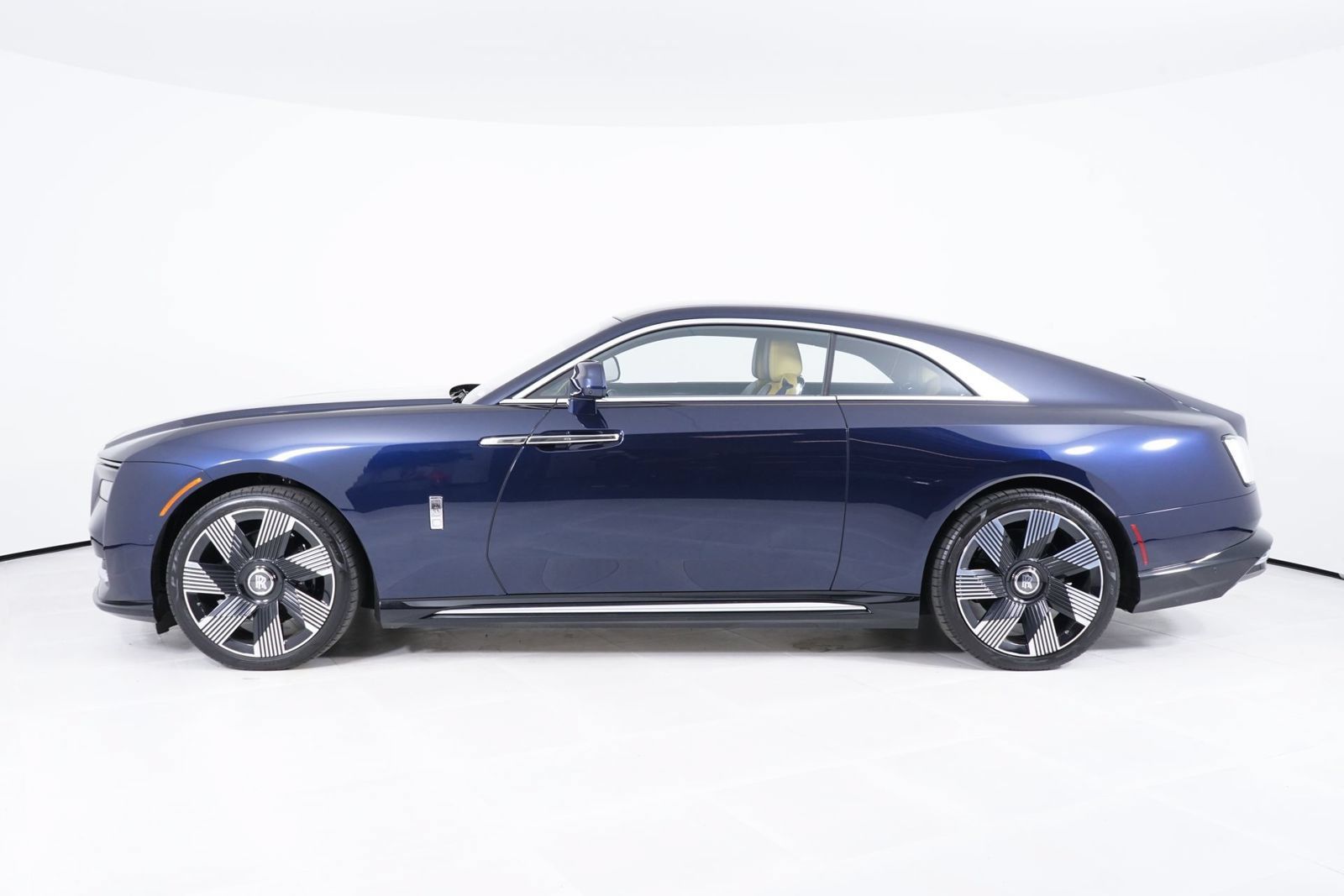 Used 2025 Rolls-Royce Spectre w/ Leather Finishing Pack AWD/4WD image 2