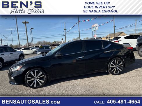 Used 2021 Nissan Altima 2.5 SV w/ SV Premium Package image 1