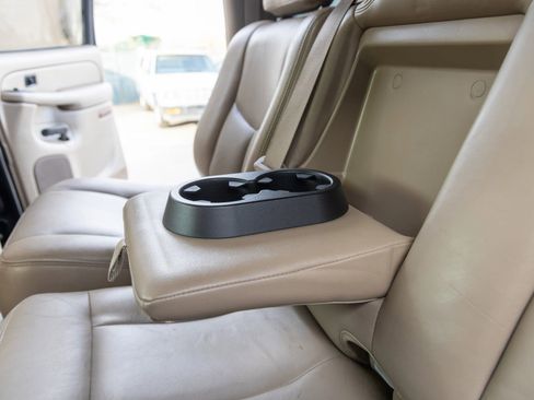 Used 2004 Chevrolet Silverado 3500 LT w/ Heavy-Duty Power Package image 40