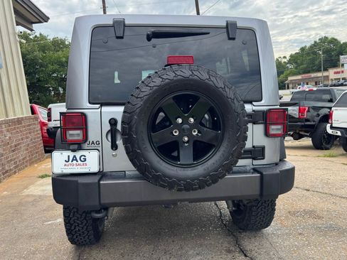 Used 2017 Jeep Wrangler Unlimited Sport AWD/4WD image 8