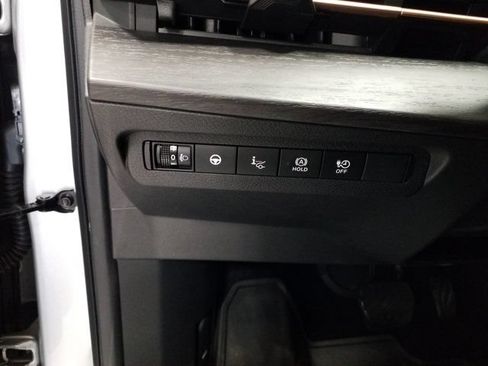 Used 2024 Nissan Ariya AWD image 10