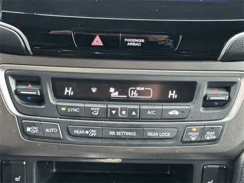 Used 2022 Honda Pilot Sport image 14