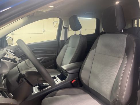 Used 2018 Ford Escape SE image 17