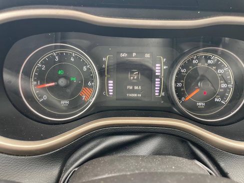 Used 2015 Jeep Cherokee Latitude AWD/4WD image 20