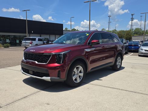 Certified 2025 Kia Sorento LX FWD image 4