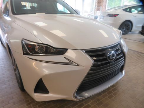 Used 2018 Lexus IS 300 w/ Accessory Package 2 RWD image 60