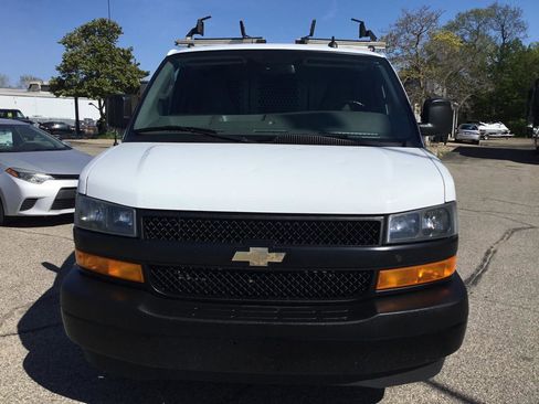 Used 2020 Chevrolet Express 2500 w/ Communications Package RWD image 3