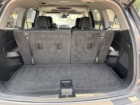 Used 2017 Honda Pilot Touring image 8