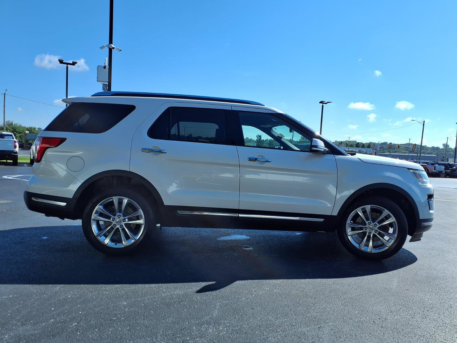 Used 2018 Ford Explorer Limited AWD/4WD image 35