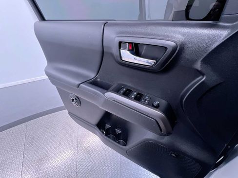 Used 2022 Toyota Tacoma TRD Pro AWD/4WD image 32