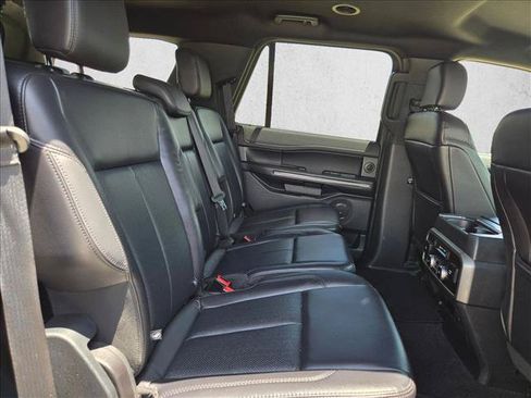 Used 2019 Ford Expedition XLT w/ Equipment Group 202A RWD image 21