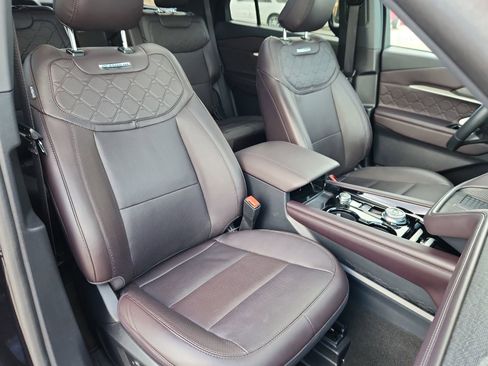Used 2025 Ford Explorer Platinum w/ LUX Leather Package image 16