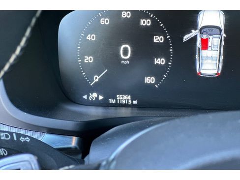 Used 2020 Volvo V60 T6 R-Design image 30