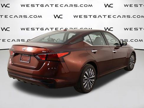Used 2023 Nissan Altima 2.5 SV FWD image 39