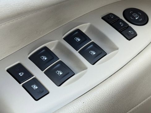 Used 2017 Cadillac Escalade Premium Luxury image 31