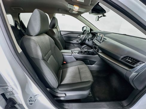 Used 2025 Nissan Rogue SV AWD/4WD image 33