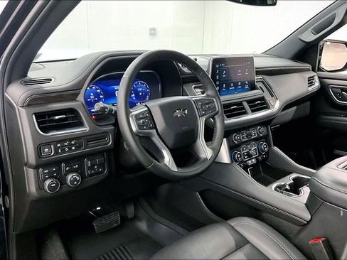 Used 2024 Chevrolet Suburban Z71 image 16