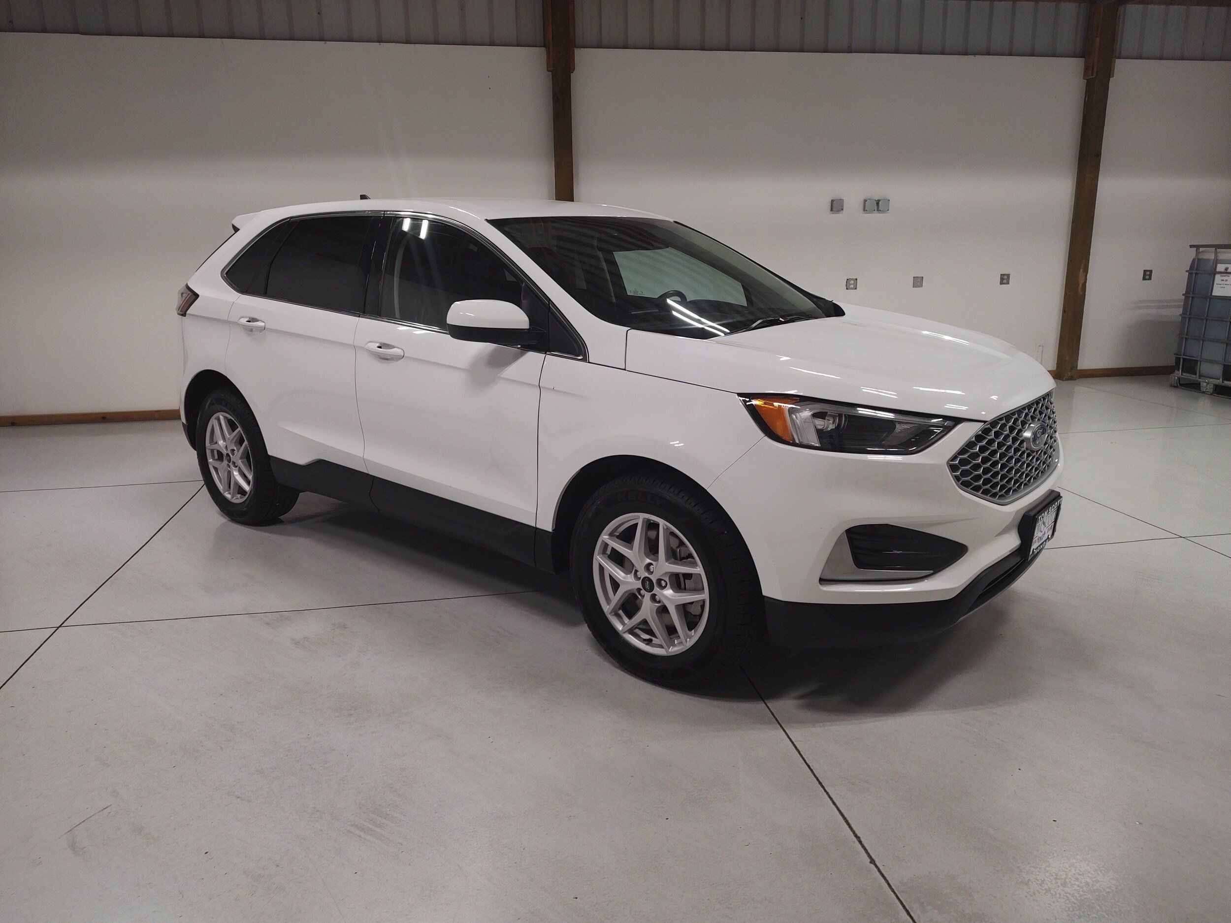 Used 2024 Ford Edge SEL AWD/4WD image 2