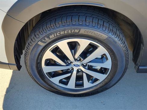 Used 2024 Subaru Outback Premium image 6