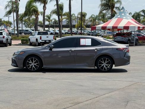 Used 2024 Toyota Camry SE FWD image 9
